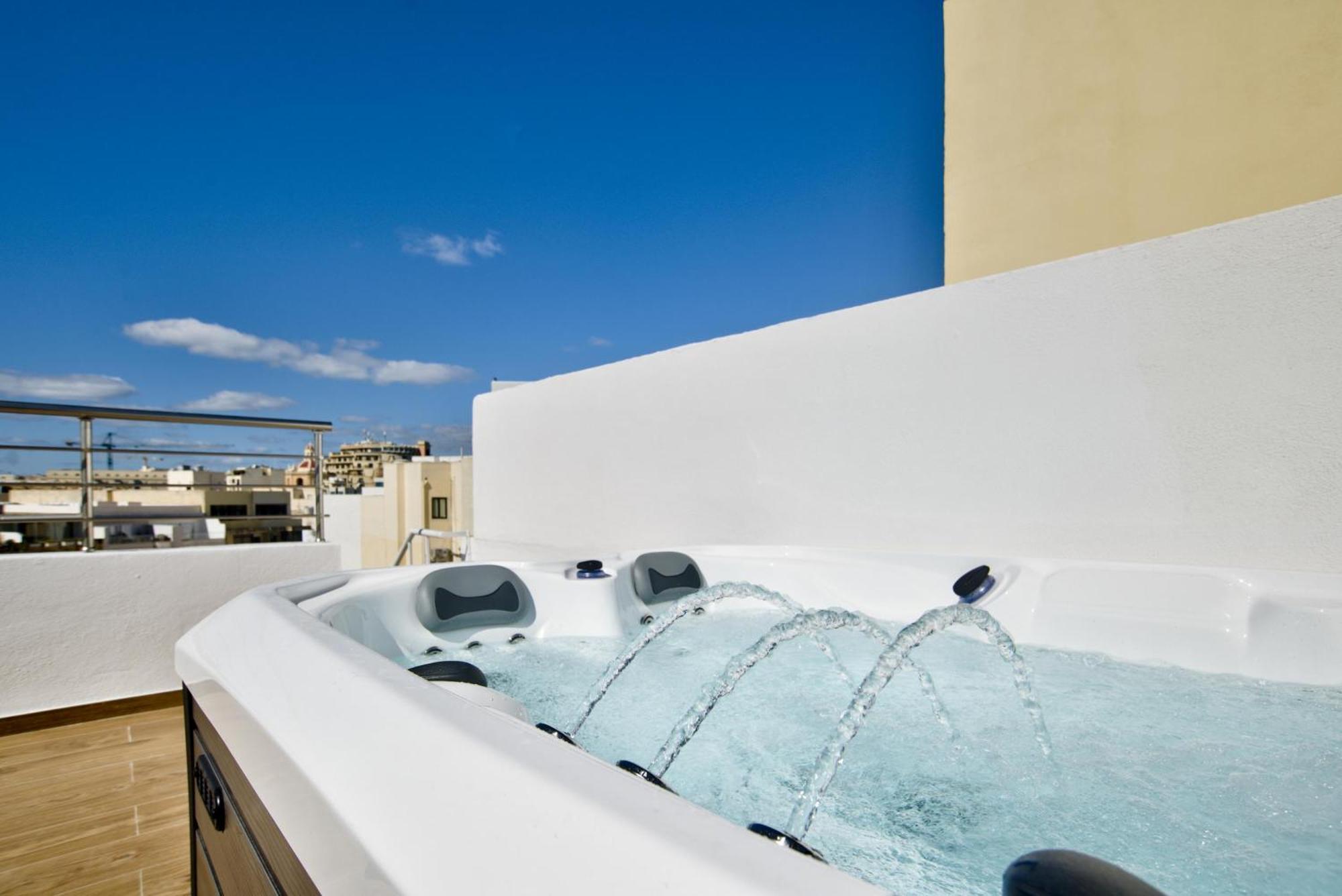Sliema 2-Bedroom Central Apartments And Penthouse With Jacuzzi 外观 照片